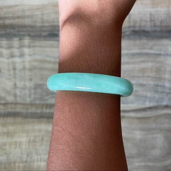 Authentic jade bangle - Picture 2 of 5